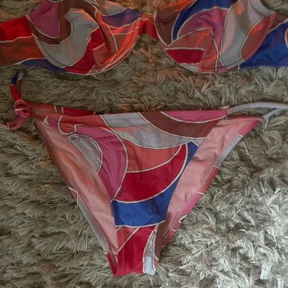 Emilio Pucci
Quirimbas print bikini top and bottom - Picture 7 of 8